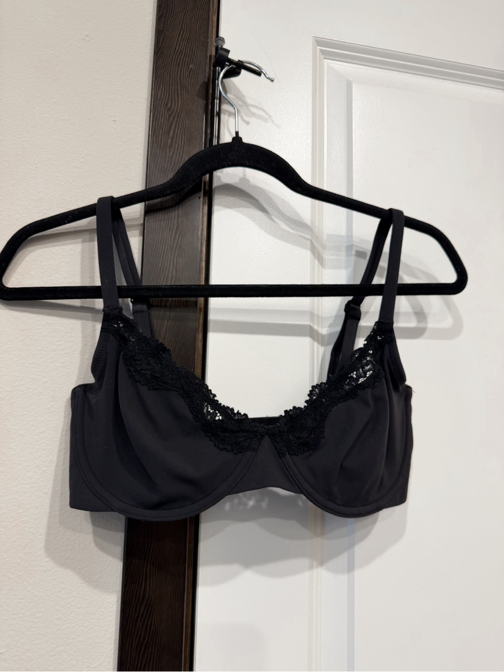 SKIMS Black Underwire Lace-Trim Bralette